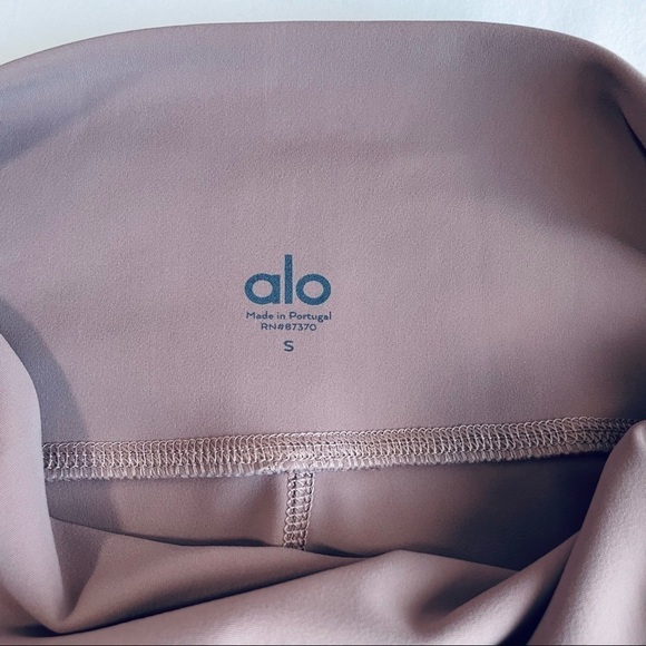 ❤️ ALO Yoga High Waist Ripped Warrior Distressed Leggings in Mauve B9 - Picture 4 of 7